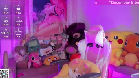 little ary online show from December 6, 10:41 pm