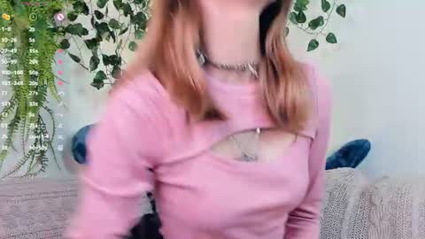 Snapshot of little__caprice chatting on June 14, 7:43 am Bella online show from June 14, 7:43 am