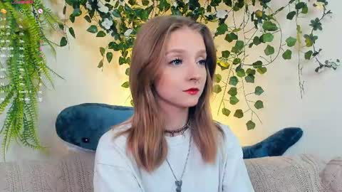 Snapshot of little__caprice chatting on June 26, 7:46 am Bella online show from June 26, 7:46 am