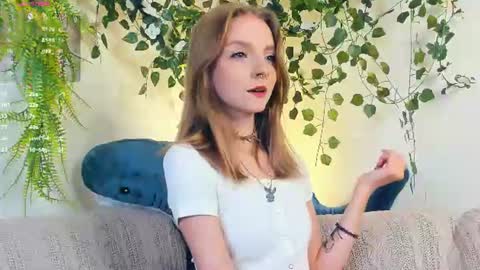 Snapshot of little__caprice chatting on July 26, 7:15 am Bella online show from July 26, 7:15 am