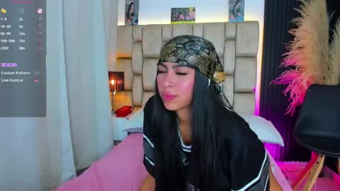 Snapshot of little__sophie18 chatting on May 12, 8:06 pm Sophie ---- connected from 1400 to 2100 Colombia time online show from May 12, 8:06 pm