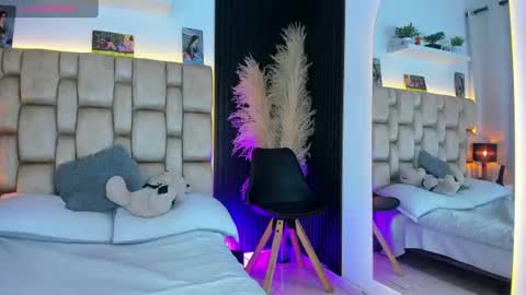 Snapshot of little__sophie18 chatting on June 15, 8:22 pm Sophie ---- connected from 1400 to 2100 Colombia time online show from June 15, 8:22 pm