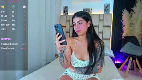 Snapshot of little__sophie18 chatting on July 10, 8:11 pm Sophie ---- connected from 1400 to 2100 Colombia time online show from July 10, 8:11 pm