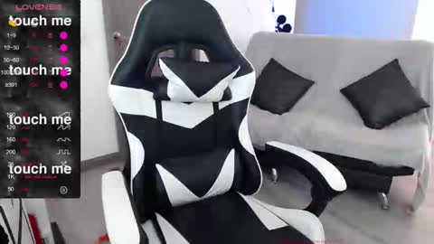 Snapshot of little_amy__ chatting on November 25, 6:52 pm Amelie online show from November 25, 6:52 pm