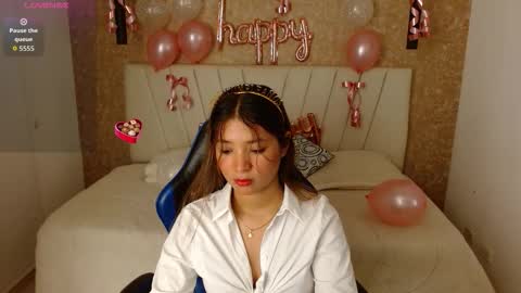 Snapshot of little_annee chatting on September 27, 2:05 am little_annee online show from September 27, 2:05 am