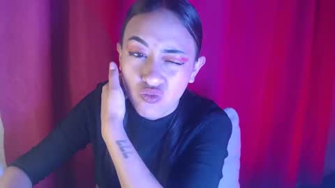 Snapshot of little_aphrodite2 chatting on November 1, 4:14 am Aliciaparaisss online show from November 1, 4:14 am