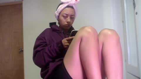 Snapshot of little_aphrodite2 chatting on March 8, 12:20 pm Aliciaparaisss online show from March 8, 12:20 pm