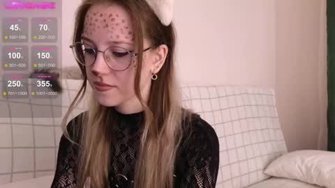 little_bliss online show from November 13, 9:03 pm