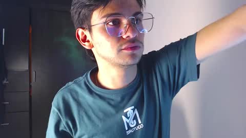 Snapshot of little_daniell chatting on November 17, 12:38 am Daniel online show from November 17, 12:38 am