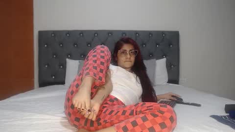 Ali online show from February 8, 7:06 pm