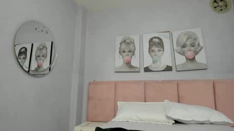 Snapshot of little_doll_4u chatting on January 22, 10:07 am ANNI online show from January 22, 10:07 am