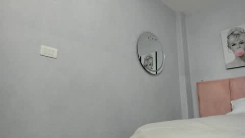 Snapshot of little_doll_4u chatting on January 27, 1:30 pm ANNI online show from January 27, 1:30 pm
