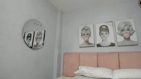 Snapshot of little_doll_4u chatting on February 1, 10:05 am ANNI online show from February 1, 10:05 am