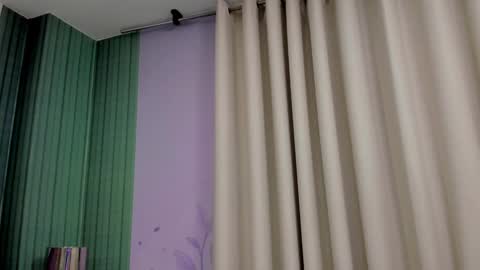 Snapshot of little_doll_4u chatting on February 5, 10:08 am ANNI online show from February 5, 10:08 am