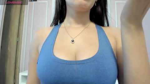 Snapshot of little_doll_4u chatting on February 25, 10:15 am ANNI online show from February 25, 10:15 am