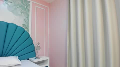 Snapshot of little_doll_4u chatting on February 27, 10:15 am ANNI online show from February 27, 10:15 am