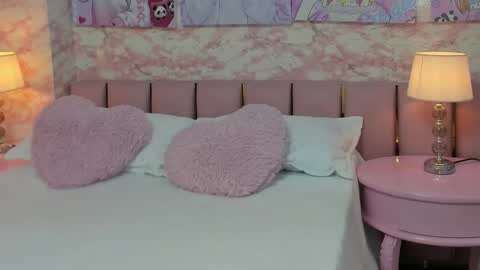 Snapshot of little_doll_4u chatting on October 10, 10:03 am ANNI online show from October 10, 10:03 am