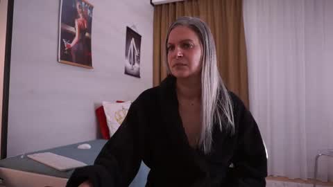 Snapshot of little_heart_andreea chatting on November 4, 7:24 pm little_heart_andreea online show from November 4, 7:24 pm