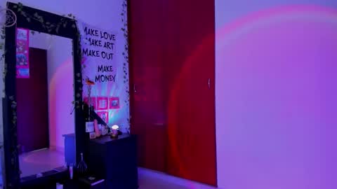 Snapshot of little_kayla_ chatting on November 21, 8:07 pm kayla Instagram kayla 71082 online show from November 21, 8:07 pm