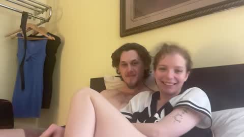 Snapshot of little_kiity_chloe chatting on October 25, 5:48 am Kitty Chloe and Tamer online show from October 25, 5:48 am