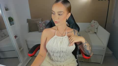 Snapshot of little_kitty4 chatting on October 27, 10:47 pm little_kitty4 online show from October 27, 10:47 pm