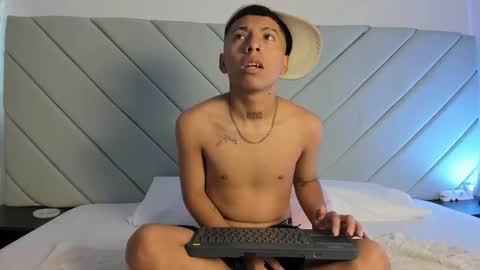 little_kris1 online show from October 28, 12:41 pm