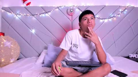 little_kris1 online show from December 4, 12:36 pm