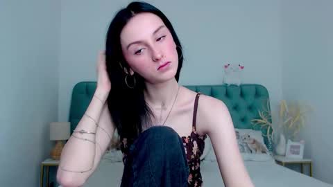 little_mollee online show from October 8, 9:01 pm