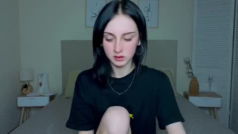 Snapshot of little_mollee chatting on November 11, 9:48 pm little_mollee online show from November 11, 9:48 pm