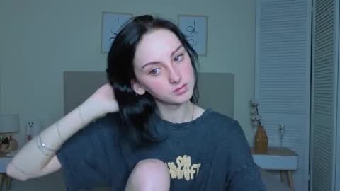 Snapshot of little_mollee chatting on November 17, 4:40 am little_mollee online show from November 17, 4:40 am