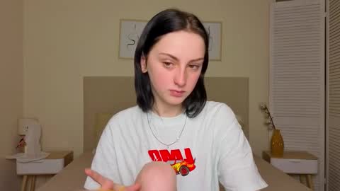 Snapshot of little_mollee chatting on November 23, 4:01 am little_mollee online show from November 23, 4:01 am