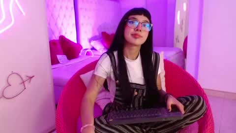 Paulette online show from May 8, 3:45 am