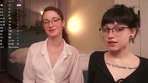 Snapshot of little_poetry chatting on June 22, 8:17 pm Kiki online show from June 22, 8:17 pm