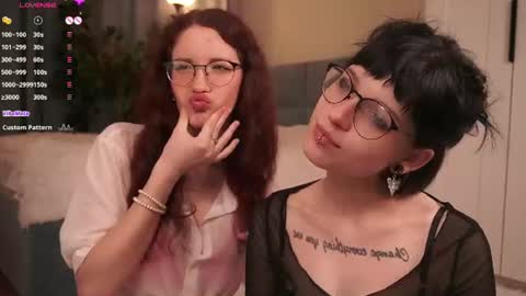 Snapshot of little_poetry chatting on July 13, 8:11 pm Kiki online show from July 13, 8:11 pm