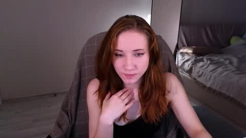 Snapshot of little_pretty_woman chatting on March 26, 2:33 pm little_pretty_woman online show from March 26, 2:33 pm