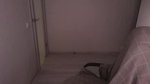 Snapshot of little_pretty_woman chatting on May 27, 3:53 pm little_pretty_woman online show from May 27, 3:53 pm