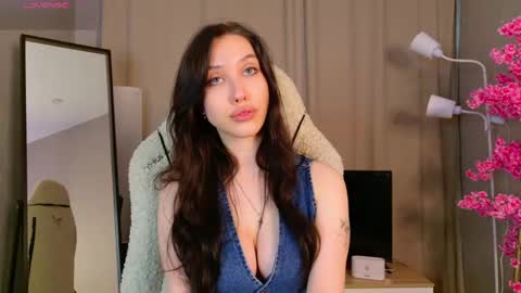 Kate online show from May 13, 4:37 pm