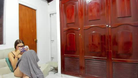 RAPUNSEL AND CAIN online show from December 18, 6:43 am