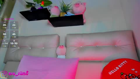 Snapshot of little_red_18 chatting on November 14, 8:40 pm Eva online show from November 14, 8:40 pm