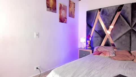 Snapshot of little_red_18 chatting on May 17, 6:37 pm Eva online show from May 17, 6:37 pm