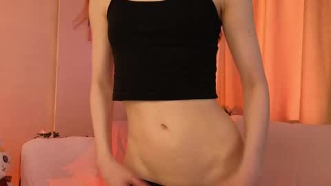 Snapshot of little_red_rosy chatting on May 5, 4:31 am Rosy online show from May 5, 4:31 am