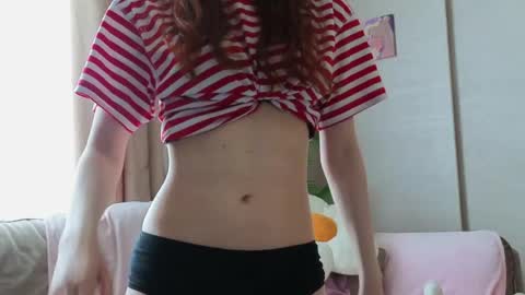 Snapshot of little_red_rosy chatting on May 19, 5:03 am Rosy online show from May 19, 5:03 am