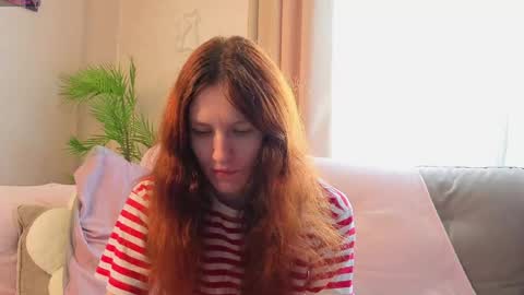 Snapshot of little_red_rosy chatting on June 2, 4:25 am Rosy online show from June 2, 4:25 am