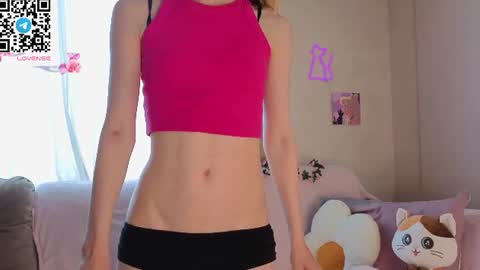 Snapshot of little_red_rosy chatting on August 2, 4:33 am Rosy online show from August 2, 4:33 am