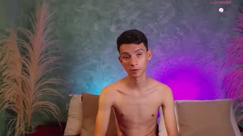 Snapshot of little_twiink chatting on March 11, 1:16 am Juan Ferrer online show from March 11, 1:16 am