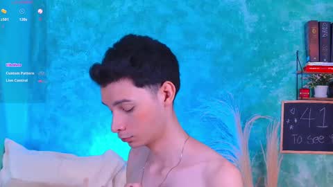 Snapshot of little_twiink chatting on September 13, 2:33 am Juan Ferrer online show from September 13, 2:33 am