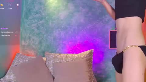 Snapshot of little_twiink chatting on November 1, 2:35 am Juan Ferrer online show from November 1, 2:35 am