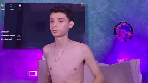 Snapshot of little_twiink chatting on November 22, 12:42 am Juan Ferrer online show from November 22, 12:42 am