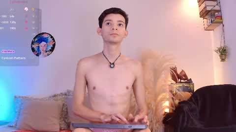 Snapshot of little_twiink chatting on July 20, 2:19 pm Juan Ferrer online show from July 20, 2:19 pm