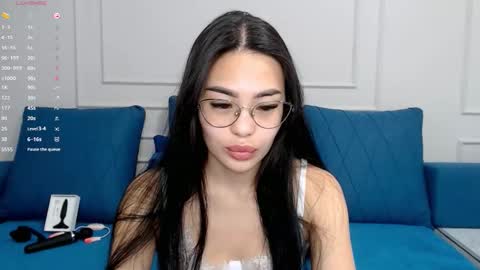 Snapshot of little_v1rgin_angel chatting on January 18, 9:35 am Kwan online show from January 18, 9:35 am